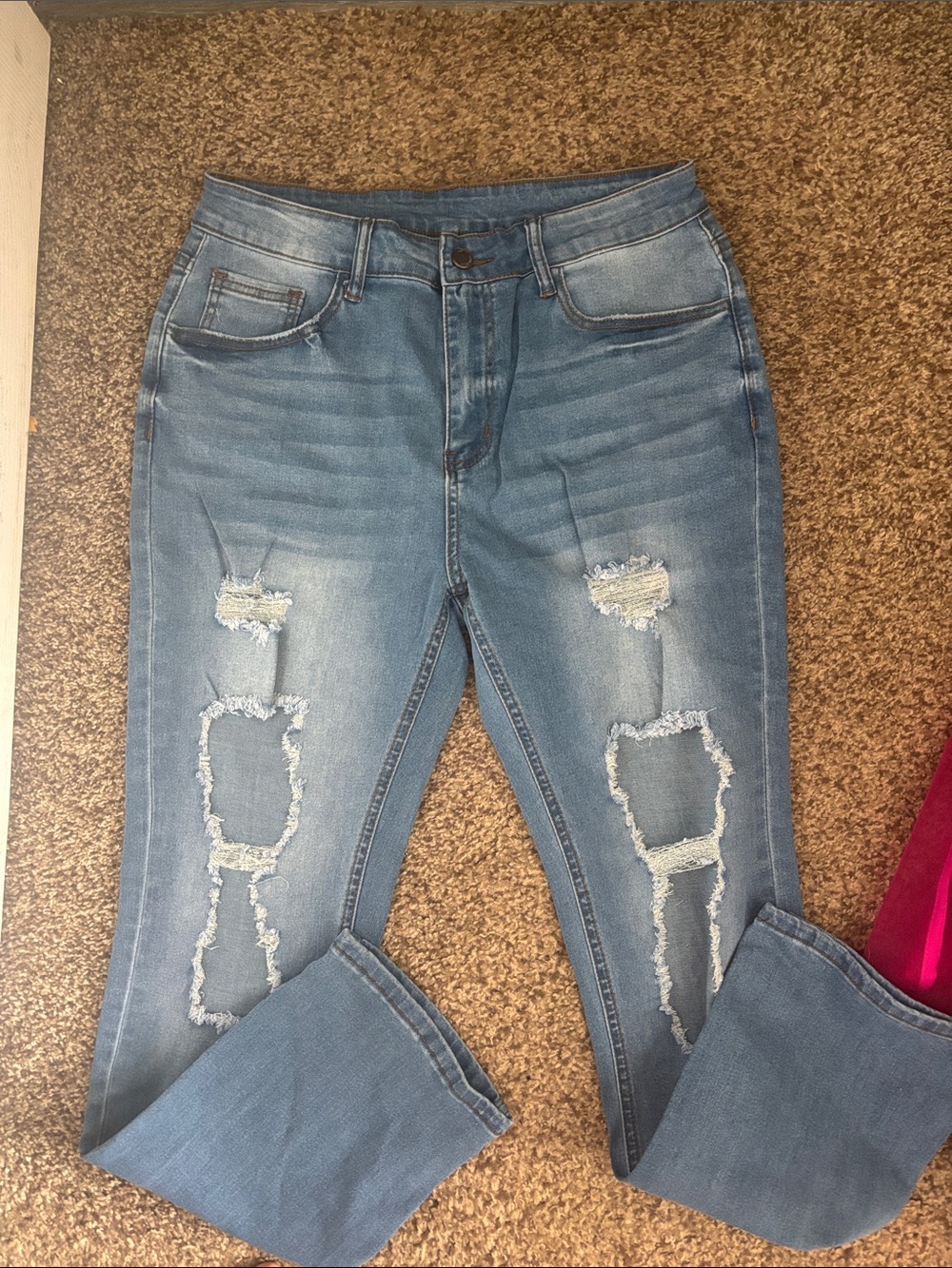 🌻NWOT🌻 women’s distressed skinny jeans